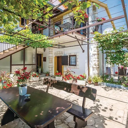 Apartman 2 Bedroom Gorgeous In