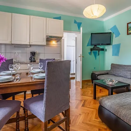 Appartamento Splendido Appartamento Con 2 Camere Da Letto A