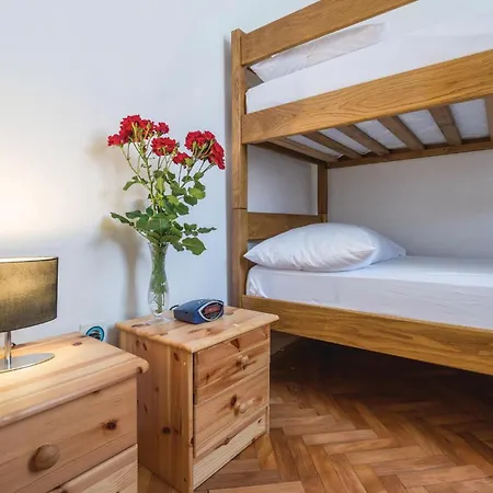 Splendido Appartamento Con 2 Camere Da Letto A *